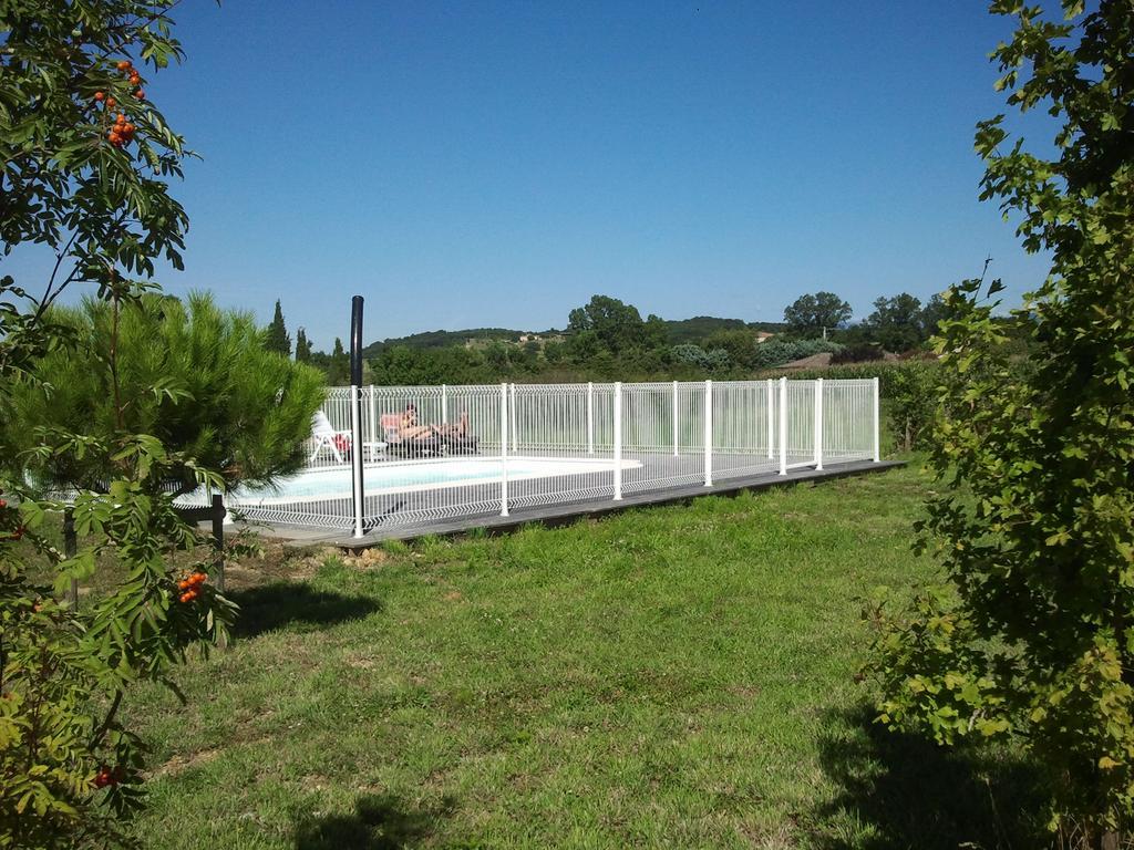 Les Roulottes-Gites De La Ferme De L'Autruche Dromoise Livron-sur-Drôme Zewnętrze zdjęcie